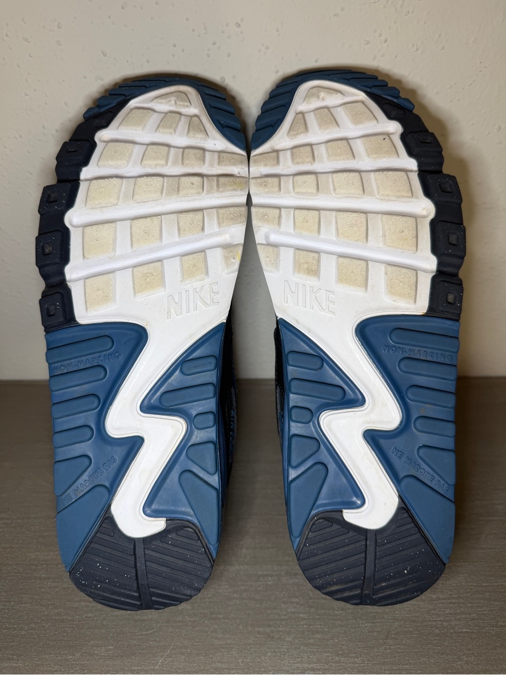 Nike Air Max 90 Leather Sneakers Youth 7Y 833412-402 Navy Blue - Picture 9 of 10